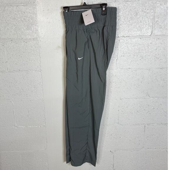 Nike Women's Dri-fit One Ultra High-Waisted Pants - Smoke Grey medium$70 - Picture 1 of 10